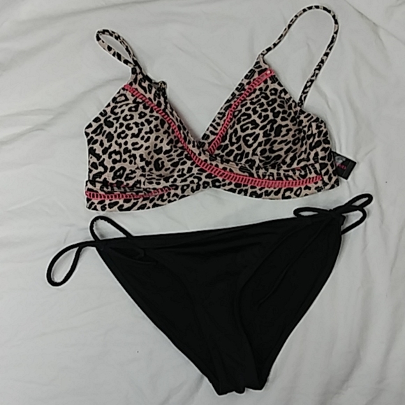 OP & No boundaries bikini size medium top is nwt - Picture 1 of 6